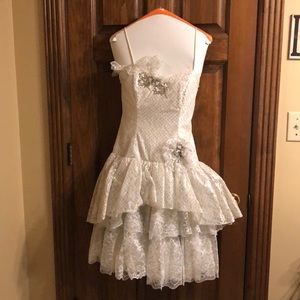 Cocktail / prom type dress